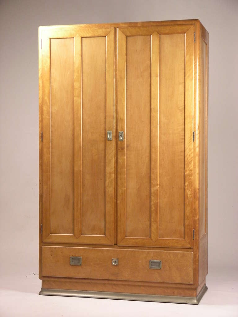The company was founded in Vienna in the 1860ies and had a large three-storey building erected in 1888. August, the son of the founder, studied at the arts and crafts school of Vienna and became a student of Josef Hoffmann.  The interior in highest