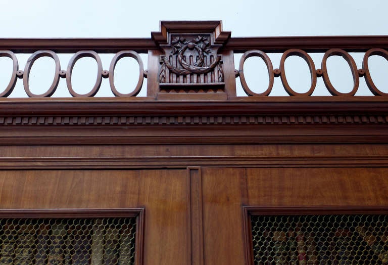 Ottone Libreria neoclassica in mogano della fine del XVIII secolo, fine e imponente in vendita
