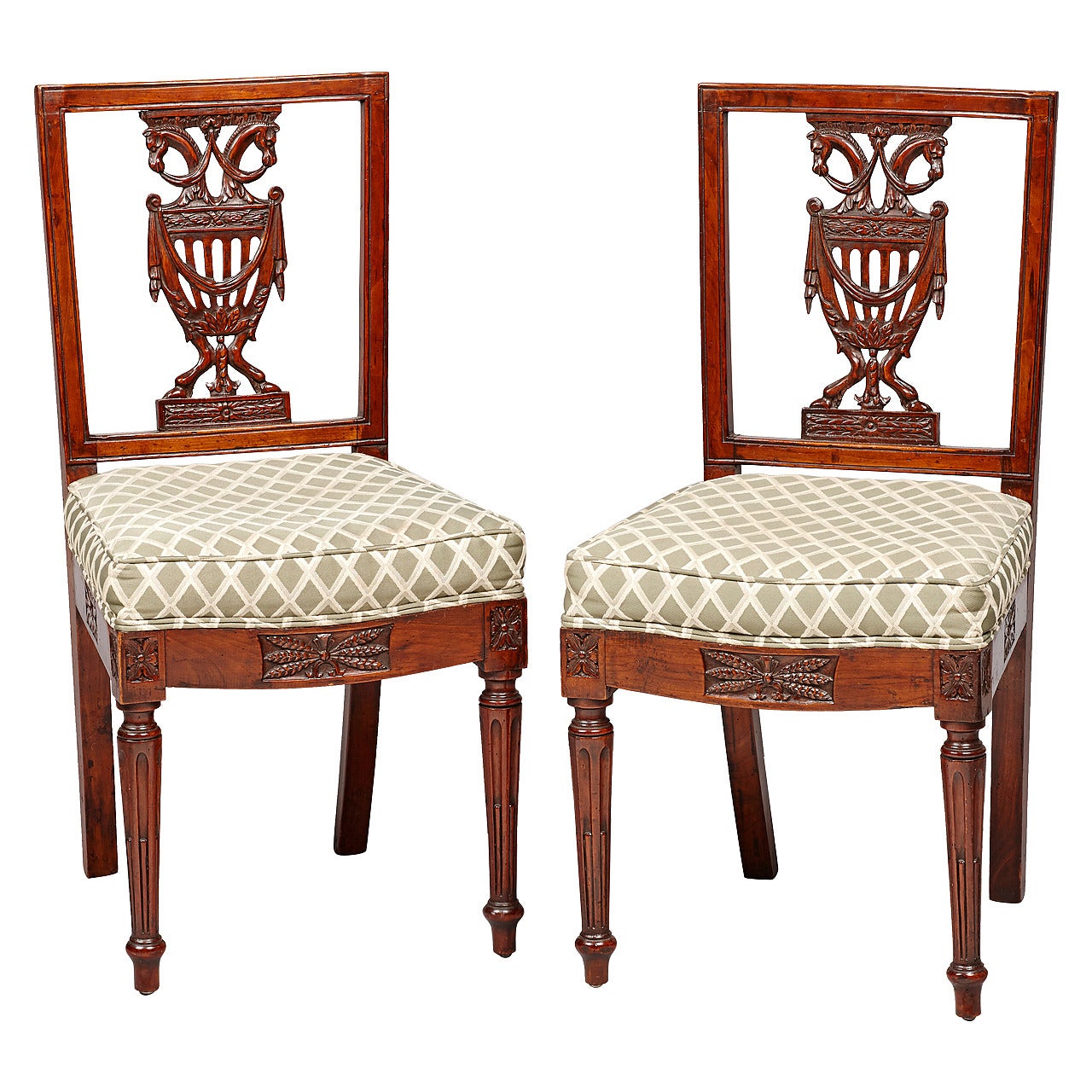 Paire de chaises d'appoint néoclassiques royales de la fin du XVIIIe siècle de style Berlin