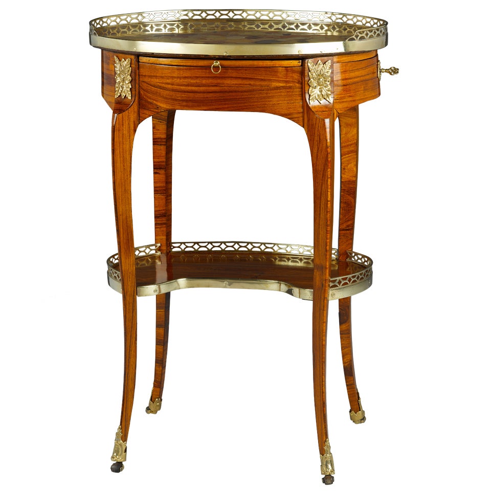 French Mid-18th Century Louis XV Guéridon For Sale