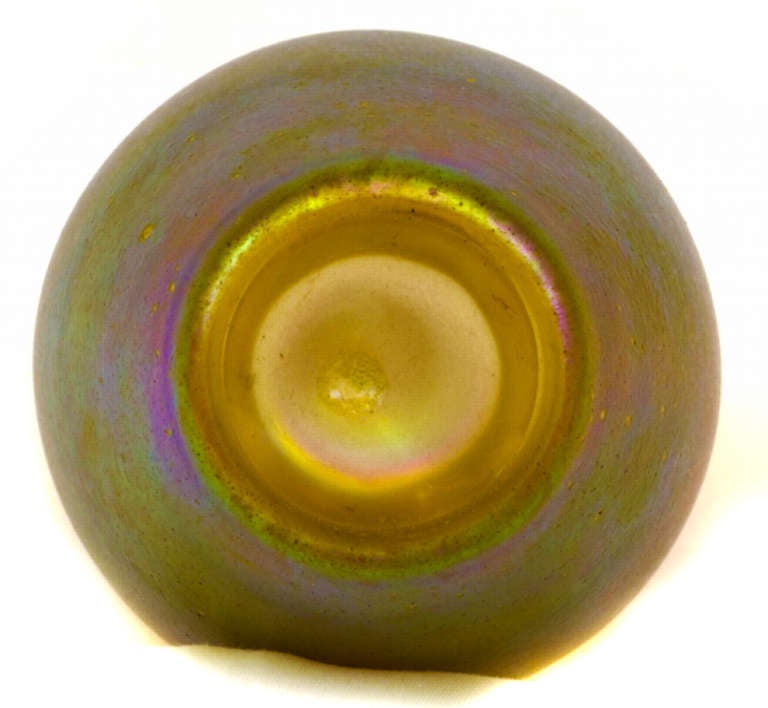 Goldene Loetz Vase Candia Silberiris Farbenfroh, um 1901 im Zustand „Gut“ in Vienna, AT