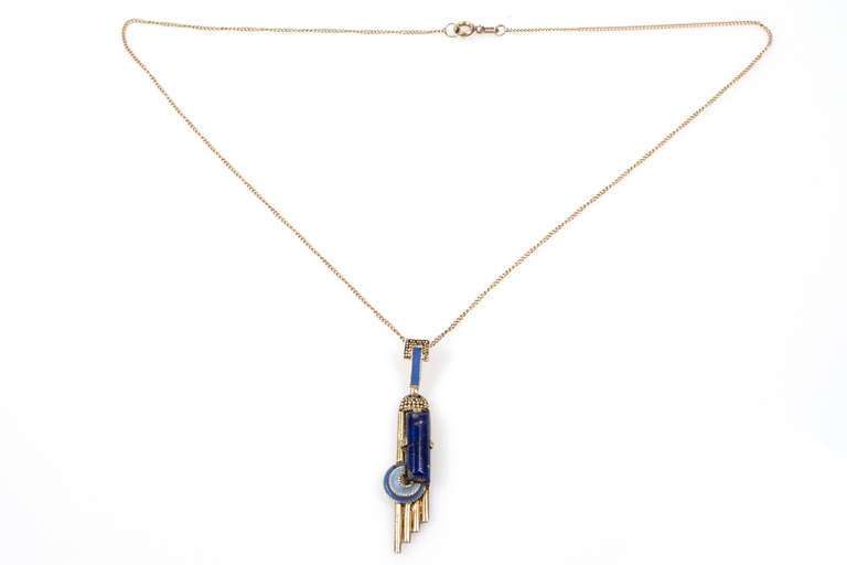At the World exhibition in Paris 1900, Theodor Fahrner celebrated his breakthrough by winning the Silver Medal for Jewelery. As the heir of his fathers jewelery factory Fahrner was one of the precursors of the German Jugendstil. With the help of