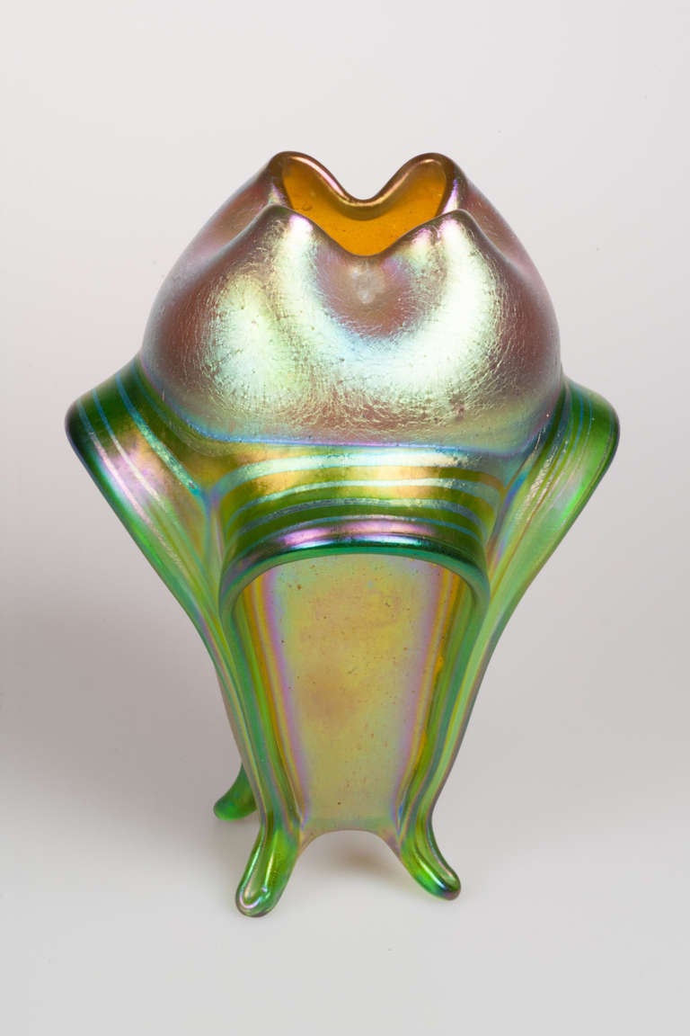 Loetz Vase Perfect Iridescent Finish Floral Shape Ca. 1915 In Excellent Condition In Vienna, AT