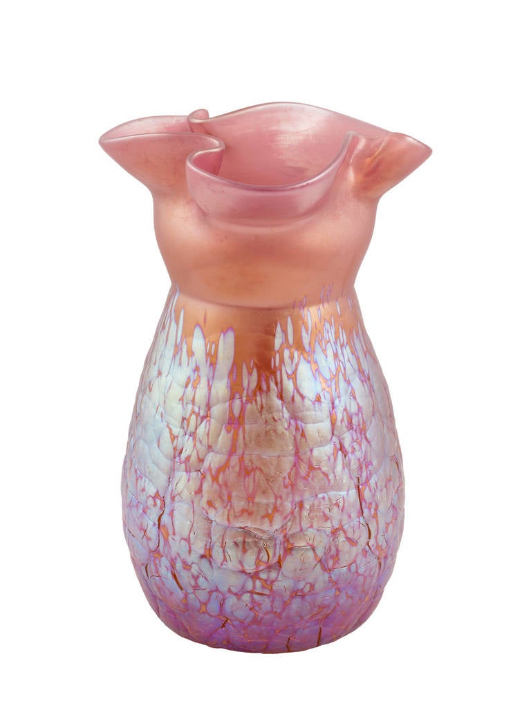 Pink Phenomen Gre 377 crackled signed vase Loetz ca. 1900 In Excellent Condition In Vienna, AT