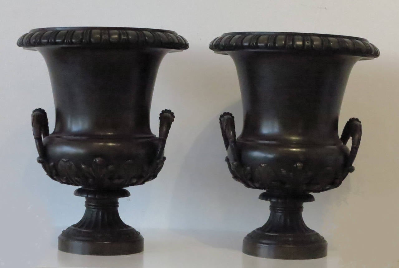 Pair of 19th Century French Neoclassical Bronze Urns In Good Condition In West Palm Beach, FL