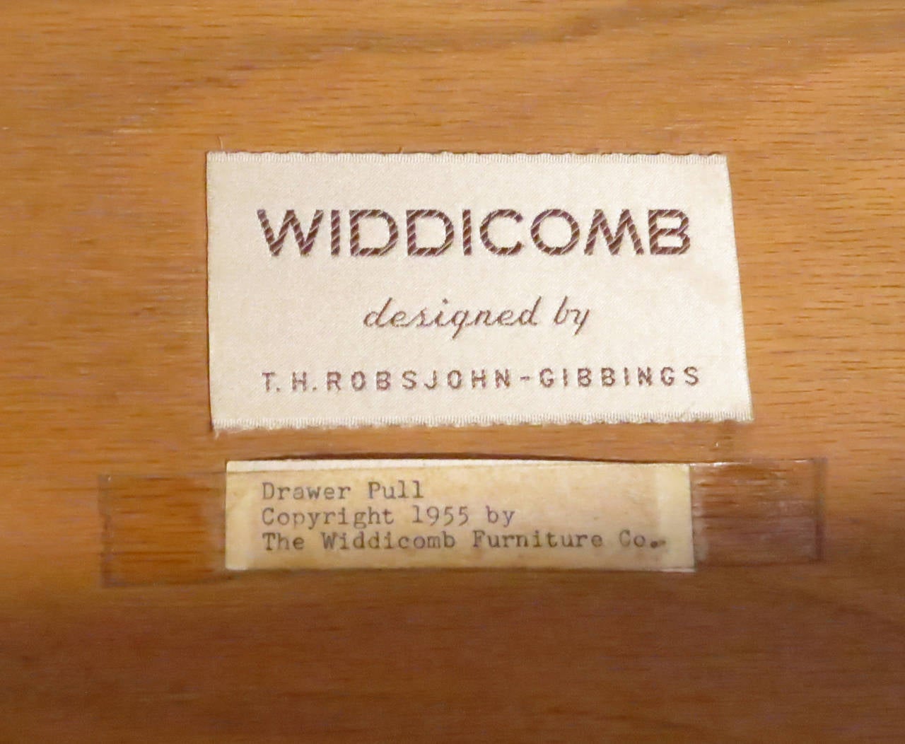 Mid-20th Century T.H. Robsjohn-Gibbings for Widdicomb Credenza or Cabinet