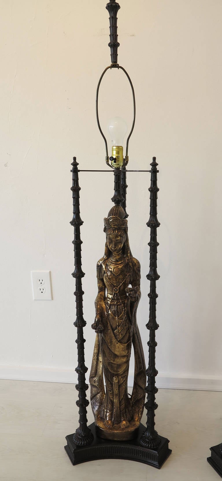 Monumental Pair of Bronze D'ore Table Lamps in the Style of James Mont In Excellent Condition In West Palm Beach, FL