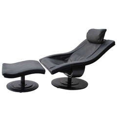 "Move" Chair And Ottoman 9