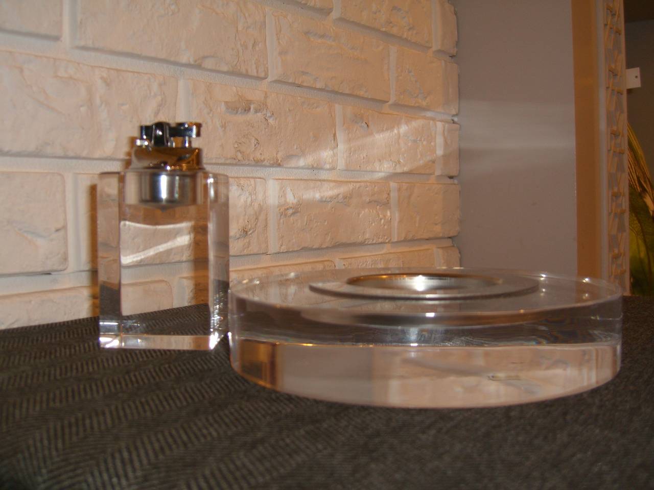 Lucite Ashtray and Lighter In Excellent Condition In Washington, DC