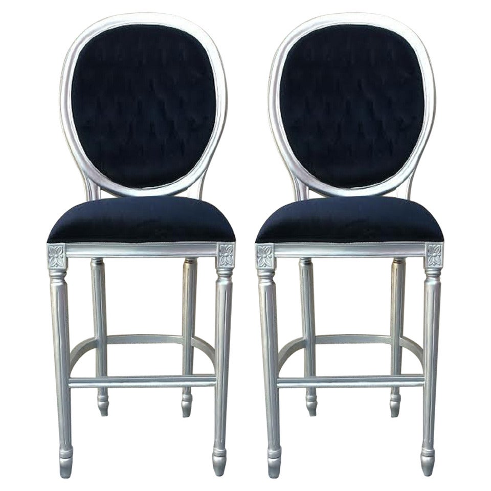 Pair of Bar Stools in French Louis XV Style For Sale
