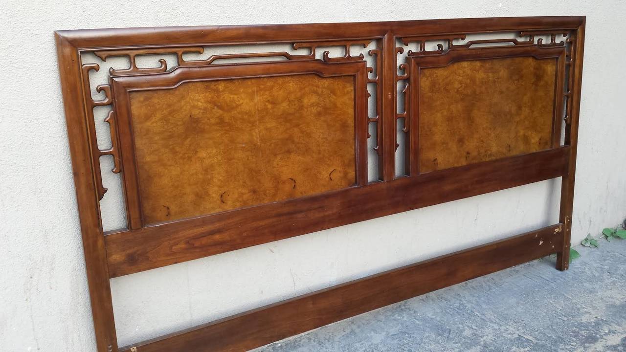 Oriental King size headboard in Burl wood. Made by John Widdicomb Grand Rapids.
In original vintage condition. some scratches on the bottom of the legs and a small scuff in the middle post. Please see photos attached.