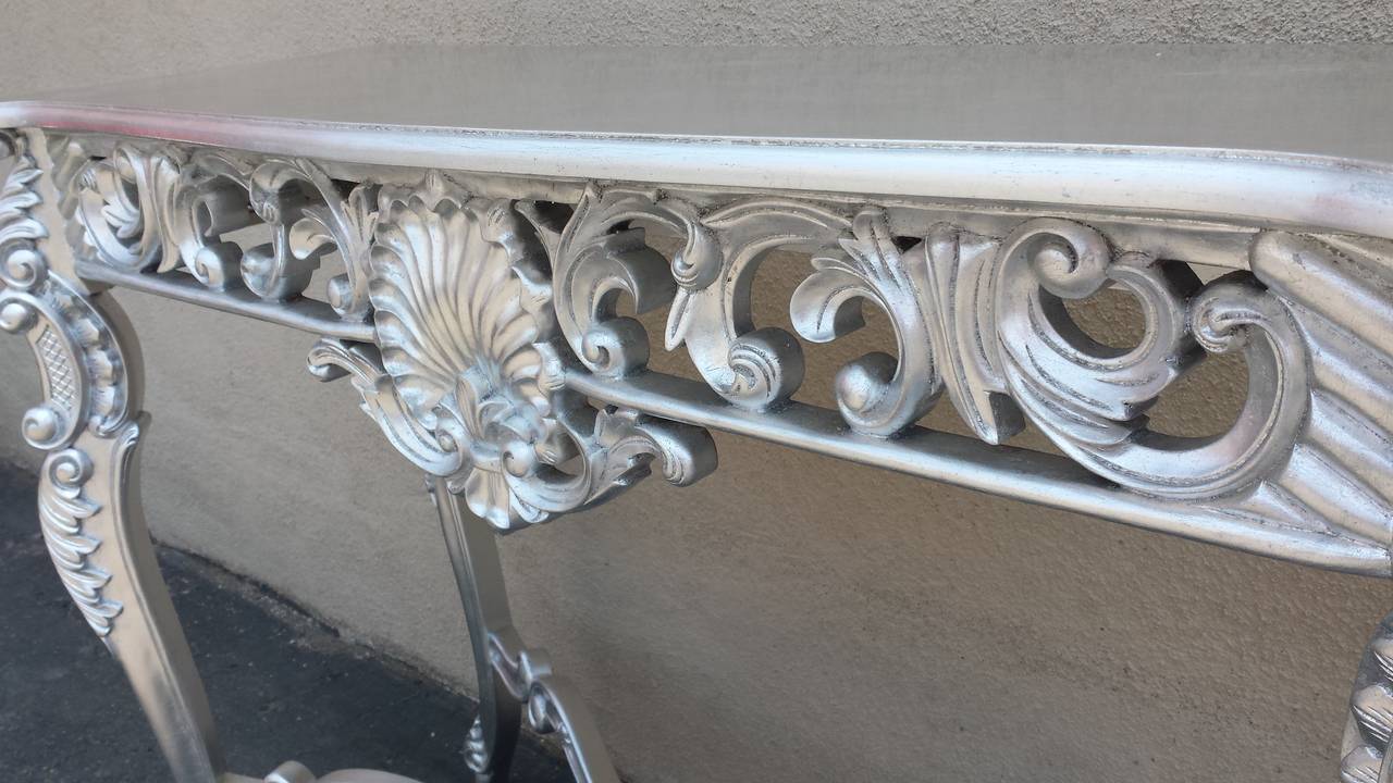 French Console, French Louis XV Style Hand-Carved Console Table In Excellent Condition For Sale In Glendale, CA