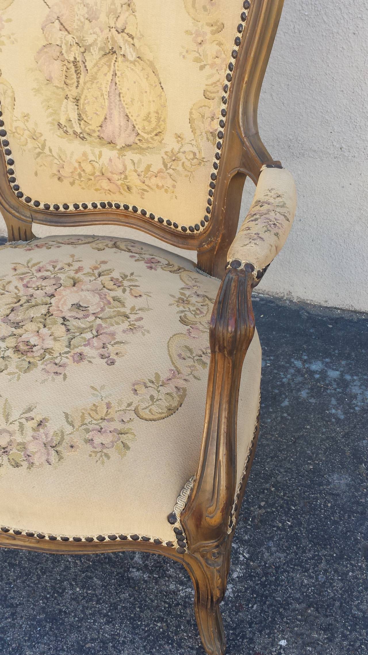 French Chair, Louis XV Style Armchair In Excellent Condition For Sale In Glendale, CA