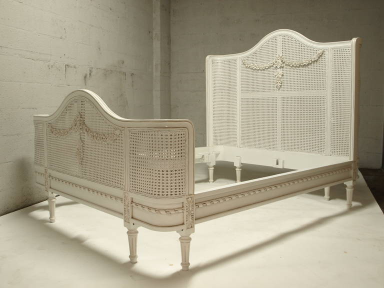Beautiful French Louis XV style bed. Newly painted in white finish. Bed includes headboard, foot board, rails and slats. Can be used with or without box spring.
This bed will fir a 60 x 80 inches mattress Queen size.

We can make any finish on
