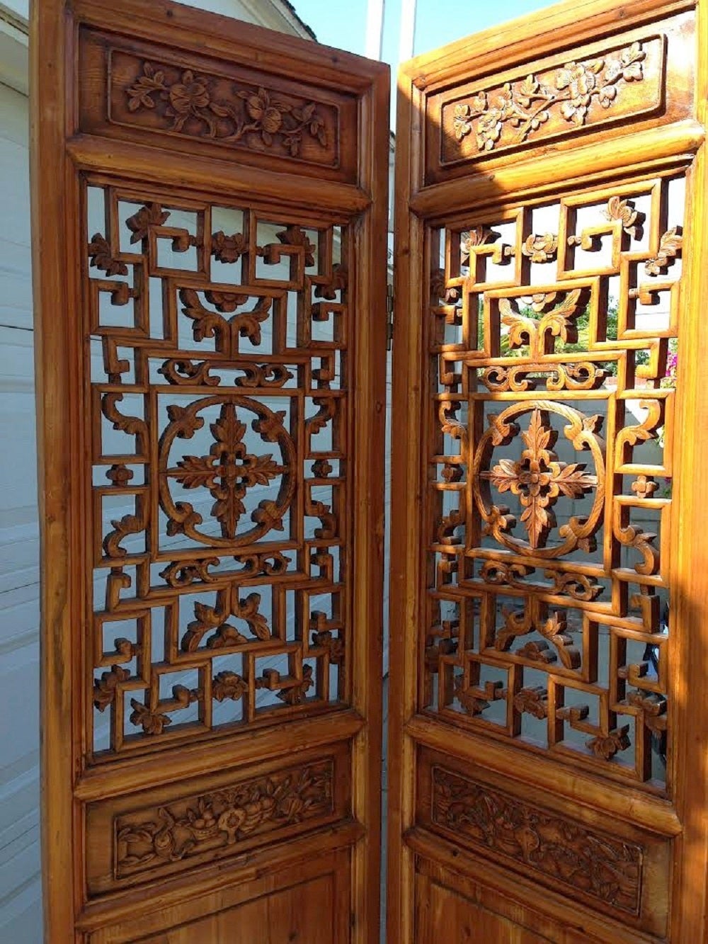 Room Divider, Large Eight-Panel Chinese Antique Room Divider or Screen In Excellent Condition For Sale In Glendale, CA