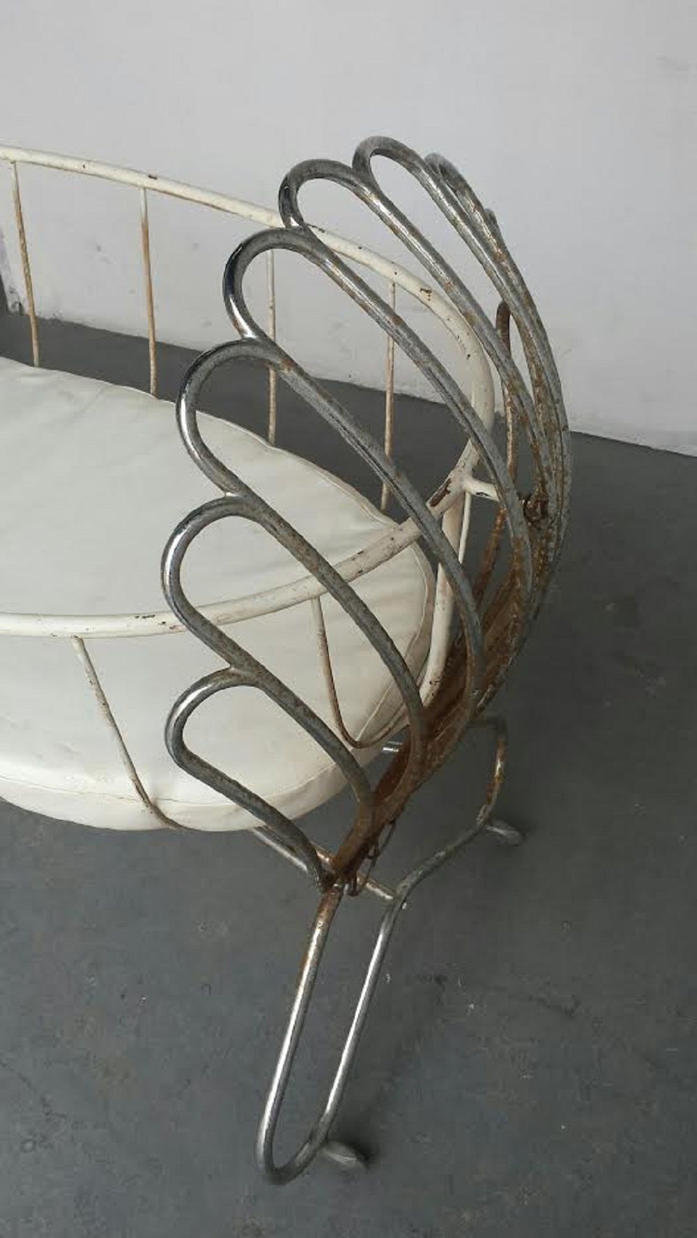 metal baby bed