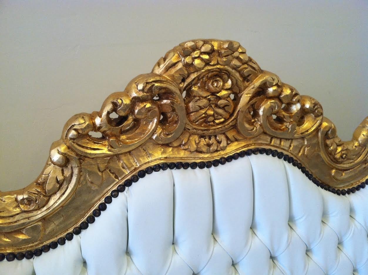 French Rococo Louis XV Style Sofa In Excellent Condition In Glendale, CA
