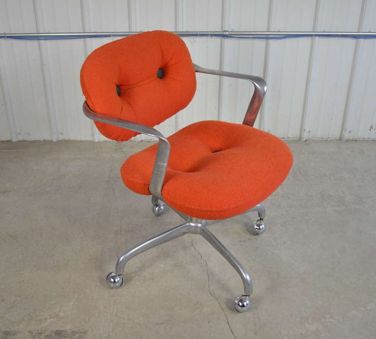 Andrew Morrison & Bruce Hannah for Knoll Pair of Office Desk Chairs In Excellent Condition In Loves Park, IL