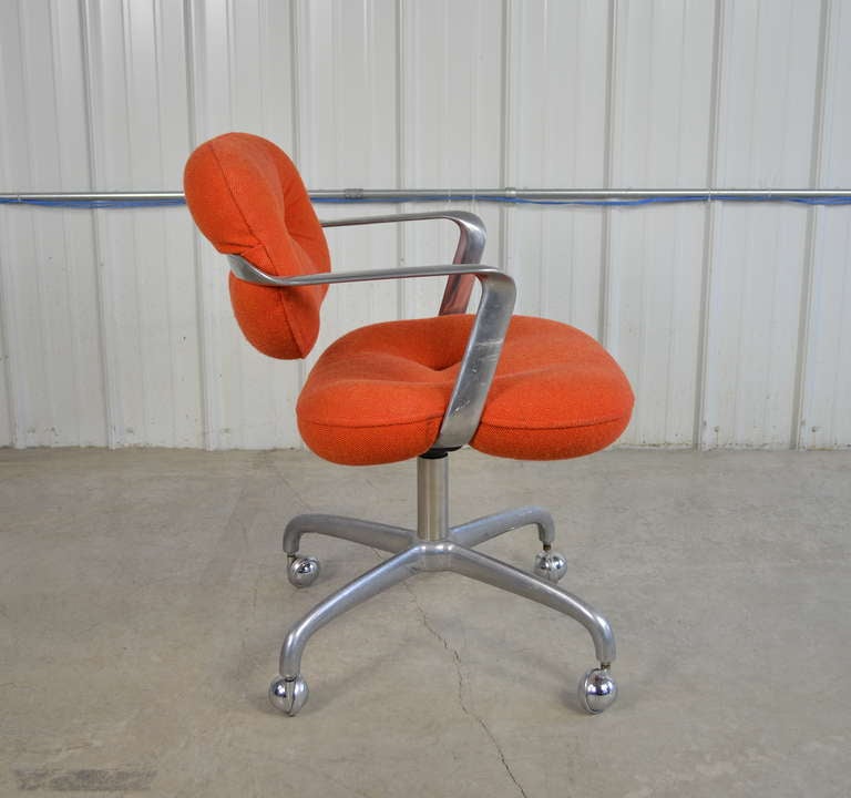 American Andrew Morrison & Bruce Hannah for Knoll Pair of Office Desk Chairs