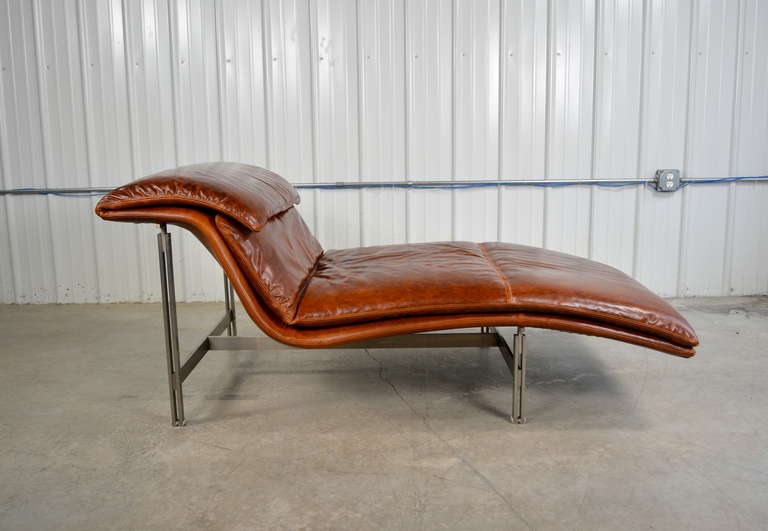 Giovanni Offredi Leather Wave Chaise Longue Chair for Saporiti 2