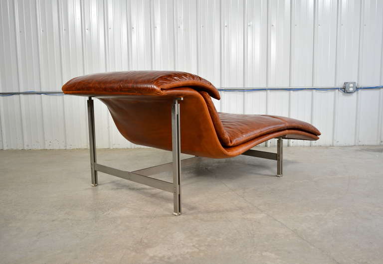 Giovanni Offredi Leather Wave Chaise Longue Chair for Saporiti In Excellent Condition In Loves Park, IL