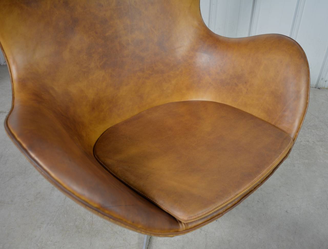 Mid-20th Century Arne Jacobsen Egg Chair and Ottoman