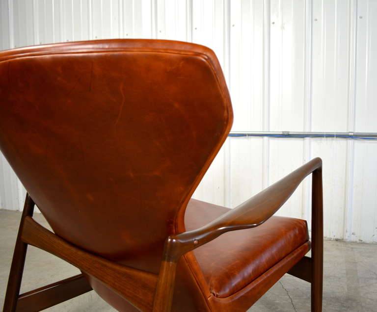 Ib Kofod-Larsen Pair of Danish Modern Leather Lounge Chairs 4