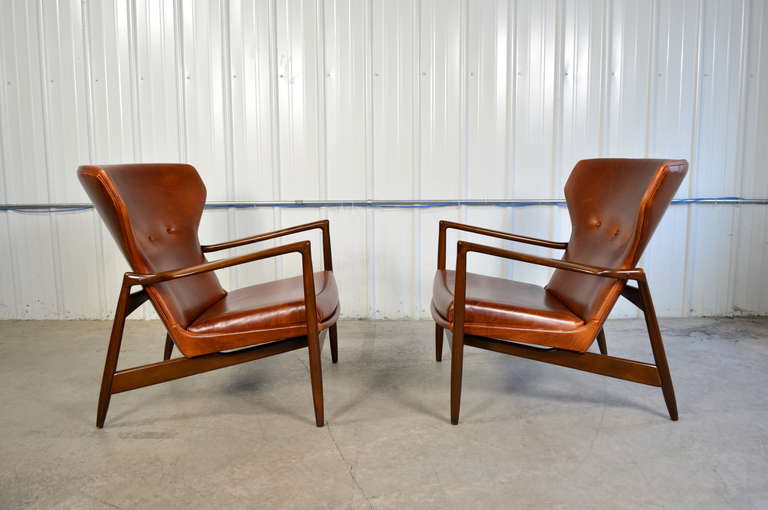 Mid-20th Century Ib Kofod-Larsen Pair of Danish Modern Leather Lounge Chairs