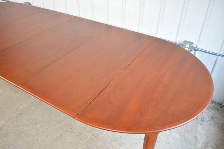 Henning Kjaernulf Danish Modern Teak Dining Table for Soro Stole In Excellent Condition For Sale In Loves Park, IL
