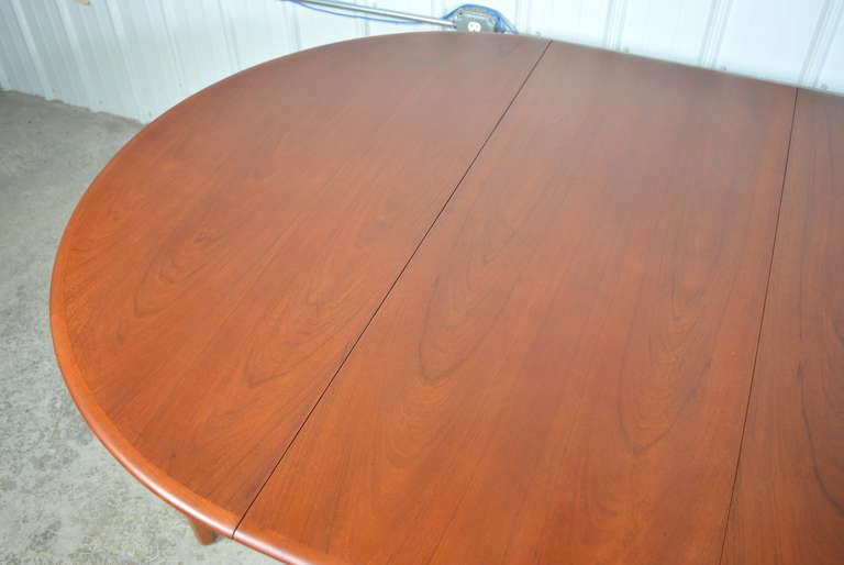 Henning Kjaernulf Danish Modern Teak Dining Table for Soro Stole For Sale 1