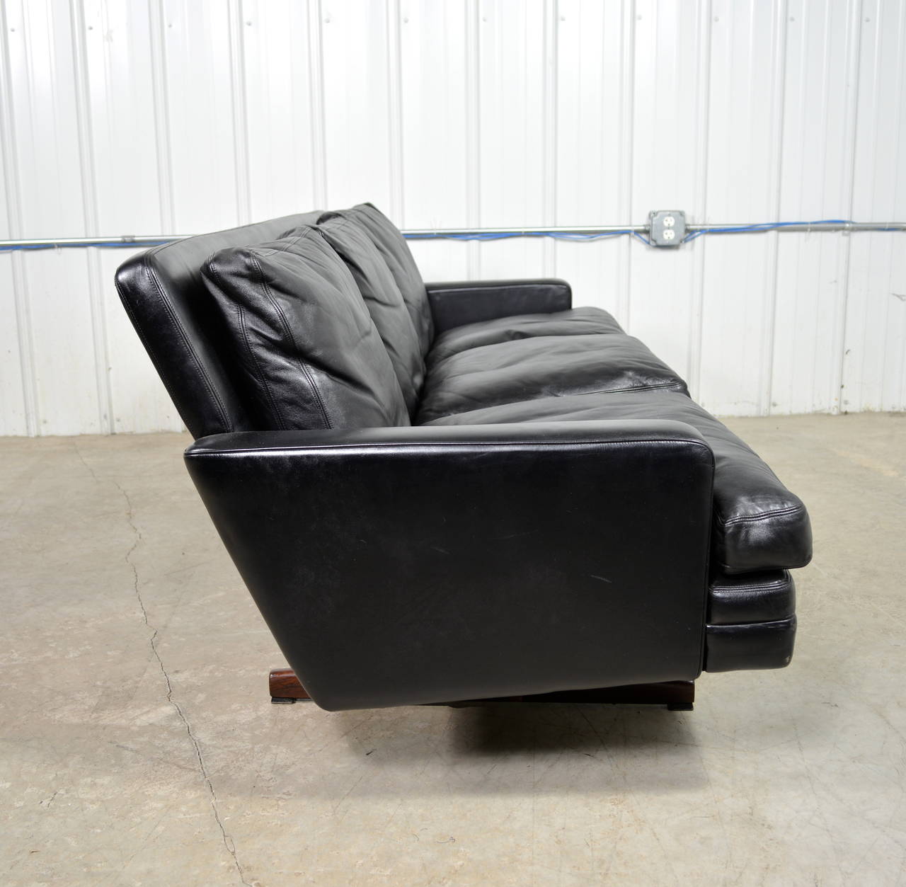 Frederik Kayser Danish Modern Leather Sofa for Vatne Mobler In Excellent Condition In Loves Park, IL