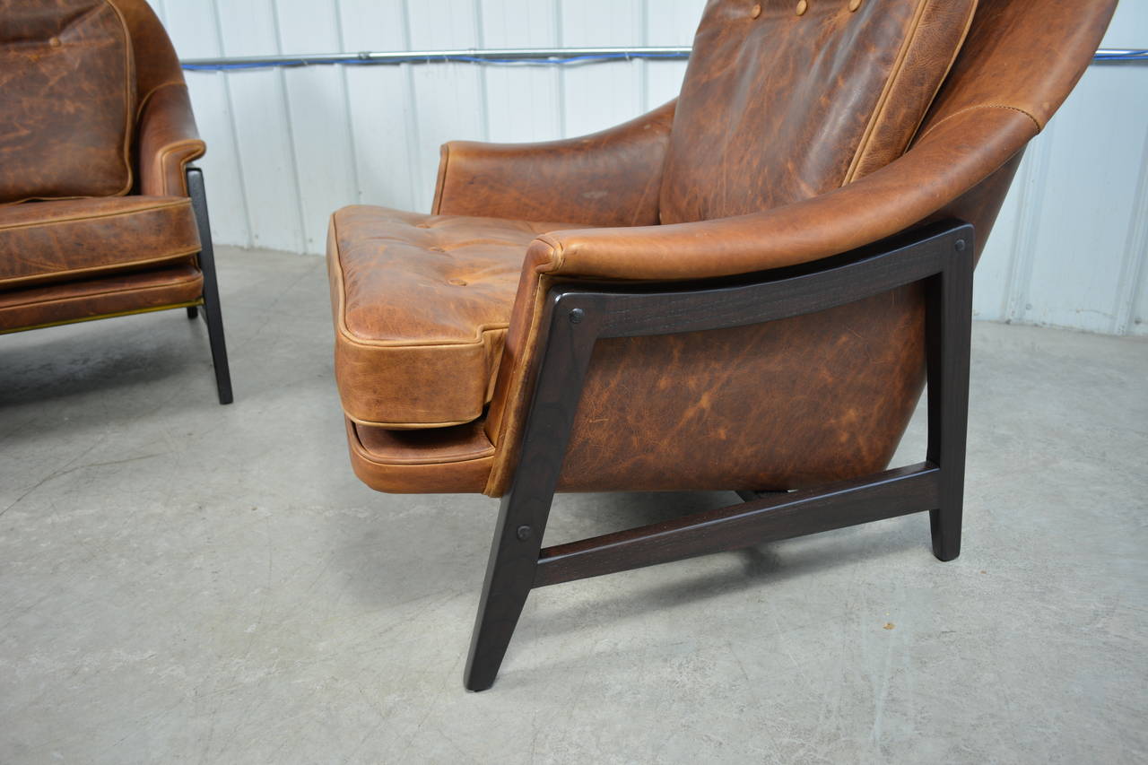Edward Wormley for Dunbar Pair of Leather Lounge Chairs For Sale 3