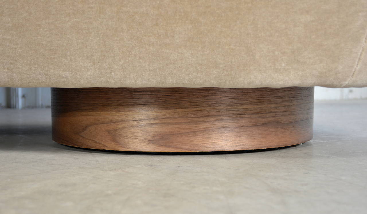American Vladimir Kagan Serpentine Sofa