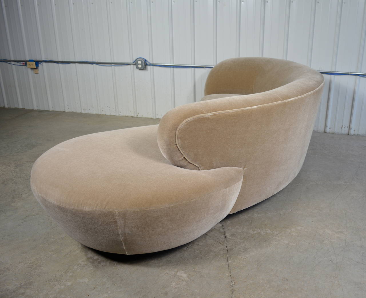 Late 20th Century Vladimir Kagan Serpentine Sofa