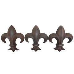 Vintage 3 Tall Plaster "Fleurs de Lys"