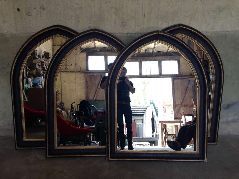 a nice and very decorative set of 4 tall mirrors whit 19th frames and new mirrors plate.

Dim = 130 X 100 X 7 cm