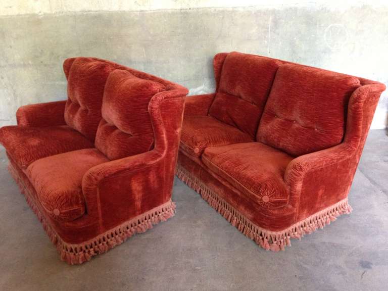 a lovely and confortable pair of sofas early 20th century in nice original velvet fabric very good general condition

Dim = Hback 83 / Hseat 40 x 155 x 80 cm