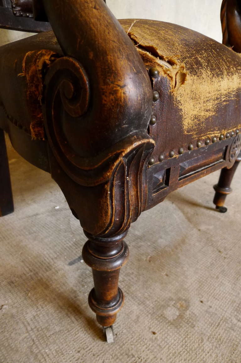 Enigmatic Gothic Armchair  In Good Condition In Paris, FR