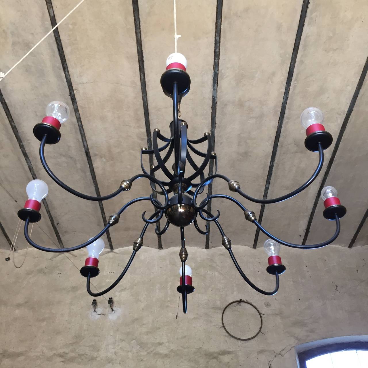 A chic big chandelier circa 1950, the paper shades are not in good condition could be restored.

Dimensions: 90 cm / H = 75 cm.
