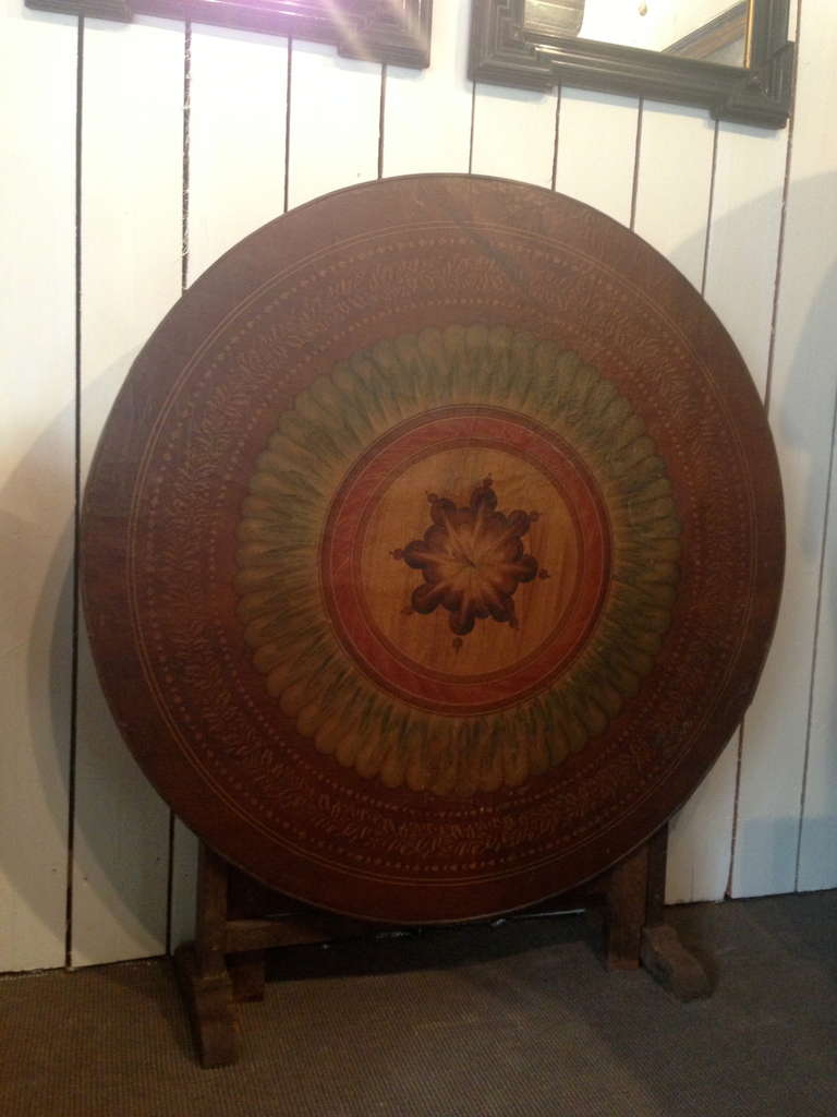 Rare wine folding table whit original painting on canvas, circa 1850 from Champagne area.
Diam = 112 / H 75 cm