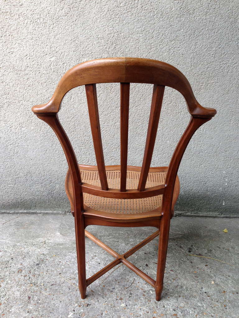 20th Century Pair of 1900 Walnut Chairs