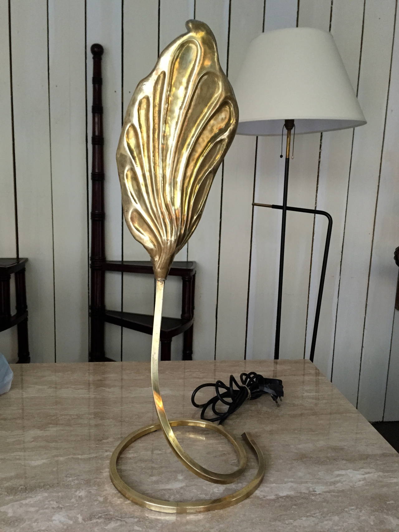Table lamp by Tommaso Barbi, handmade, vegetable form in golden brass, Italy, circa 1970. Dimension: H 62 x 15 cm.