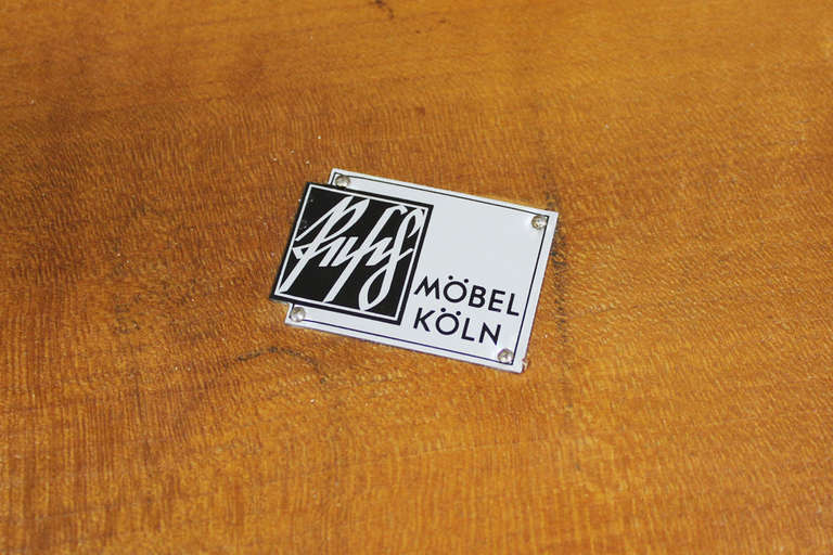 Table d'Alma Albrecht & Mammele Tischfabrik Marbach:: Neckar:: Allemagne:: vers 1952 1