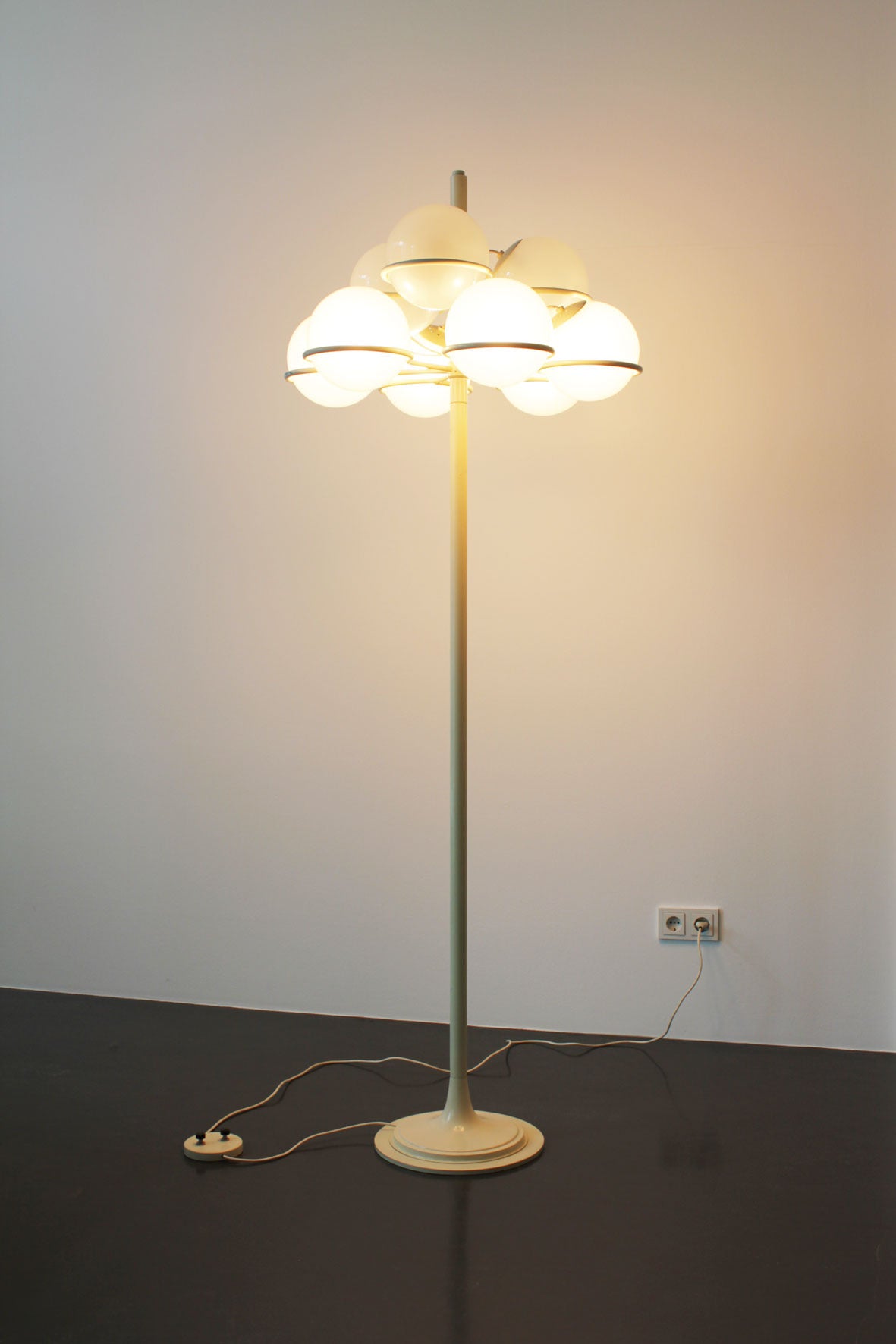 Modern Floor Lamp Model 1904 by Gino Sarfatti for Arteluce, Brescia Italy 1966