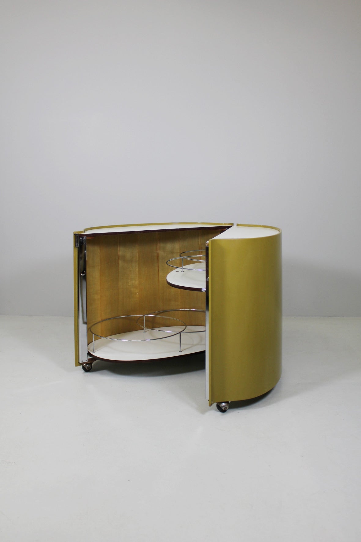 Bar On Wheels, model "B106" by Eugenio Gerli, Tecno Milano, 1966