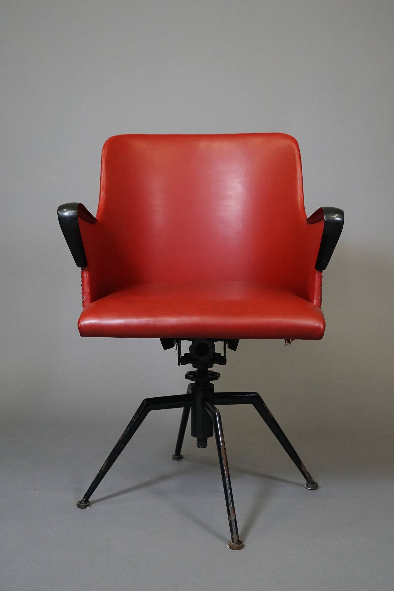 Italian Swivel Chair by Osvaldo Borsani for Tecno Milano, 1954
