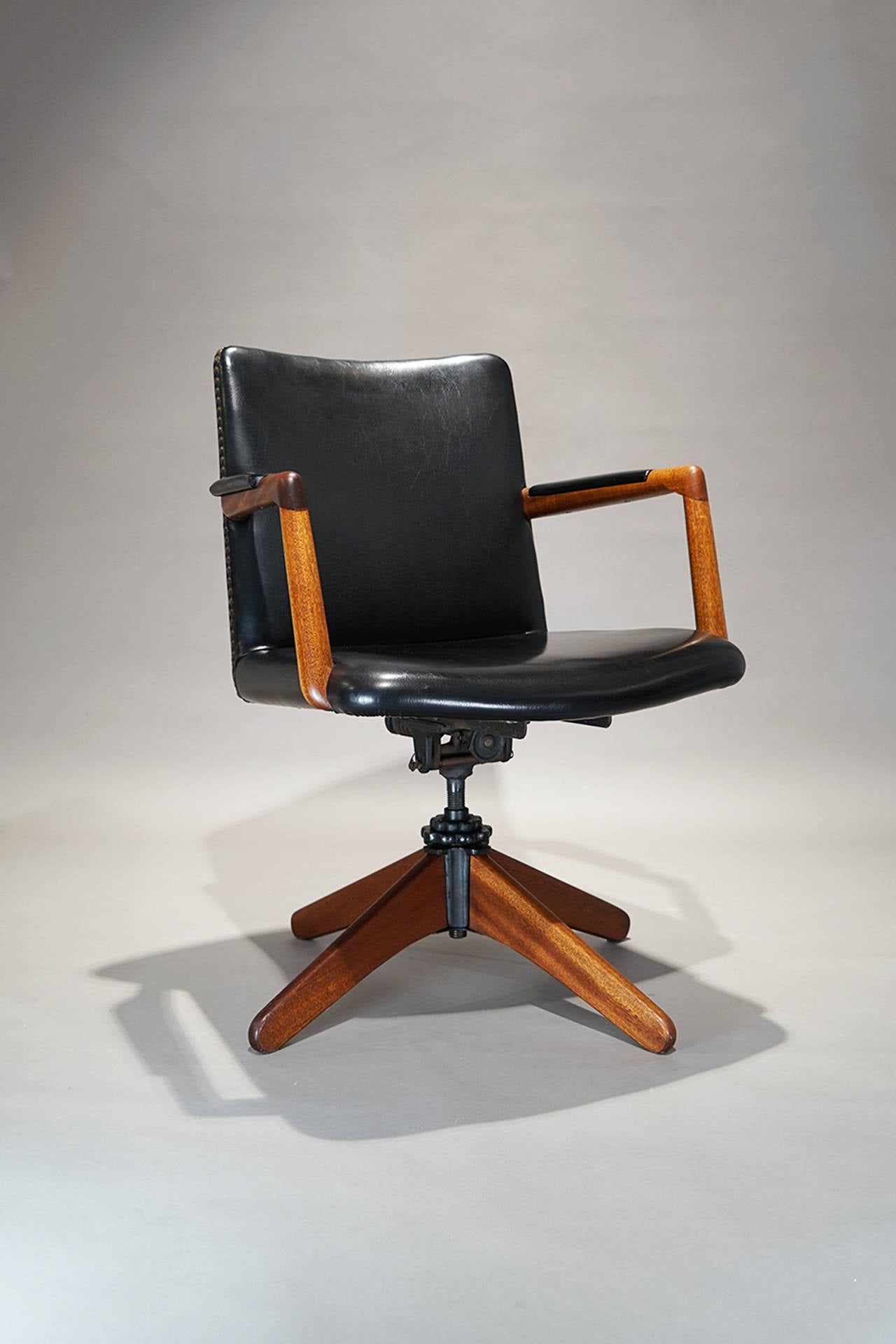 Poltrona da scrivania Model 421 di Hans Wegner per Plan Moebler Aarhus, Danimarca