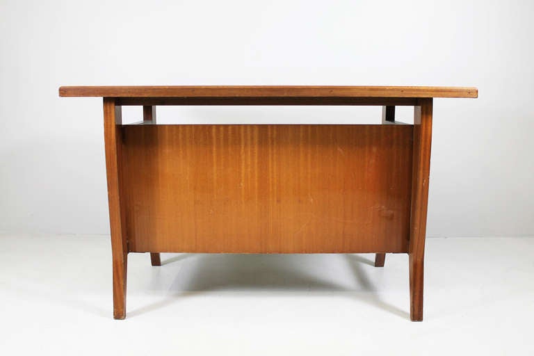 Desk by Gio Ponti for University of Padova, ca. 1950 In Good Condition In Berlin, DE