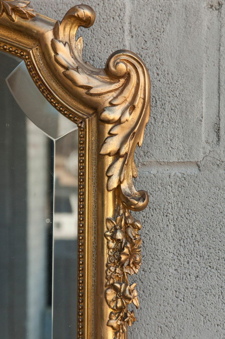 19th Century Louis XV Giltwood Mirror with Beveled Glass and Laurel Motif In Excellent Condition In Fayetteville, AR