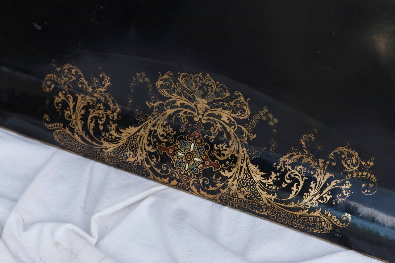 Napoleon III Black Tole Tray with Hand-Painted Gold Detailing, circa 1870 In Excellent Condition In Fayetteville, AR